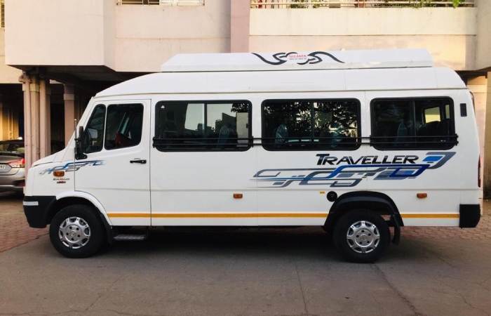 17 Seater Tempo Traveller